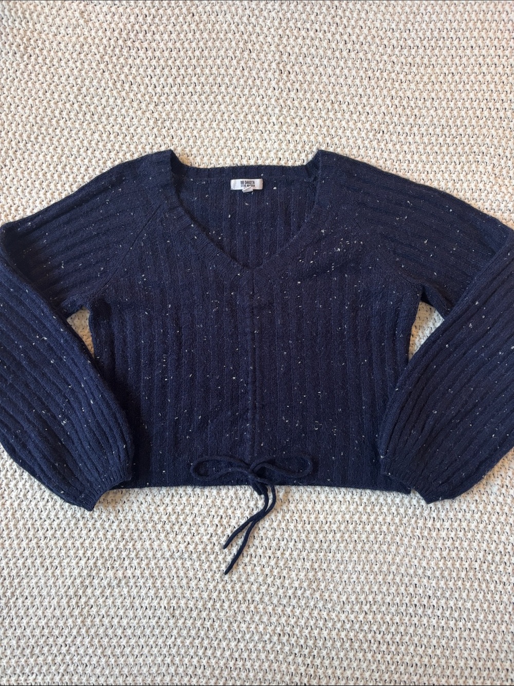 BB Dakota Steve Madden Navy Speckled Ribbed V-Neck Cropped Sweater Drawstring